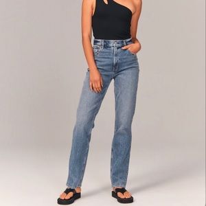 90s Ultra High Rise Straight Jean in Medium Wash